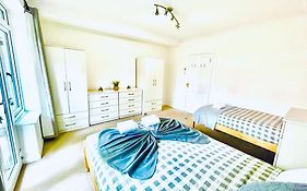 Up To 3 People, Room In A Share House With Private Garden Access