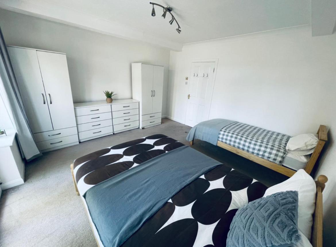 Up To 3 People, Room In A Share House With Private Garden Access Londres Extérieur photo