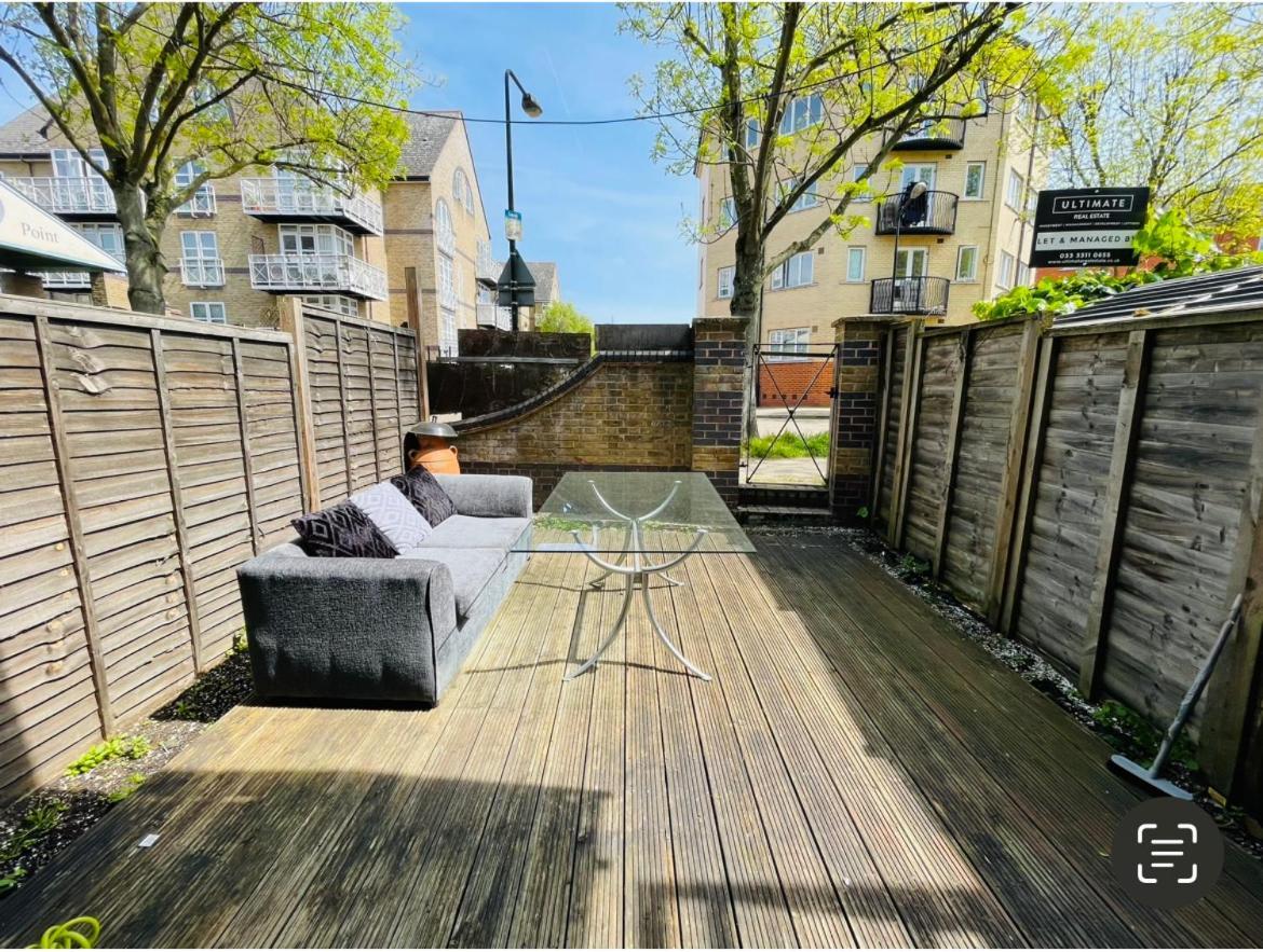 Up To 3 People, Room In A Share House With Private Garden Access Londres Extérieur photo