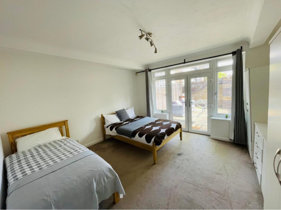 Up To 3 People, Room In A Share House With Private Garden Access Londres Extérieur photo