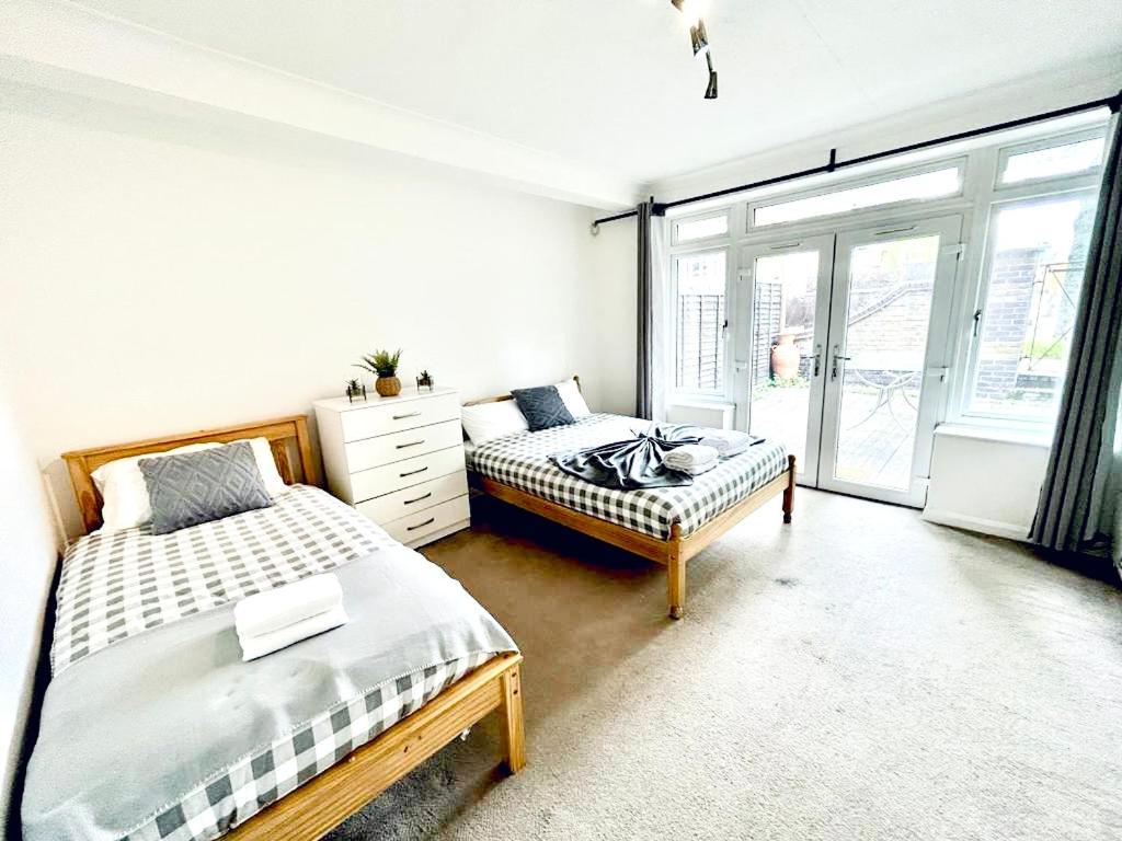 Up To 3 People, Room In A Share House With Private Garden Access Londres Extérieur photo